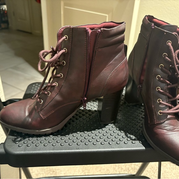 Women's Burgundy Lace-Up Ankle Boots - Picture 1 of 2
